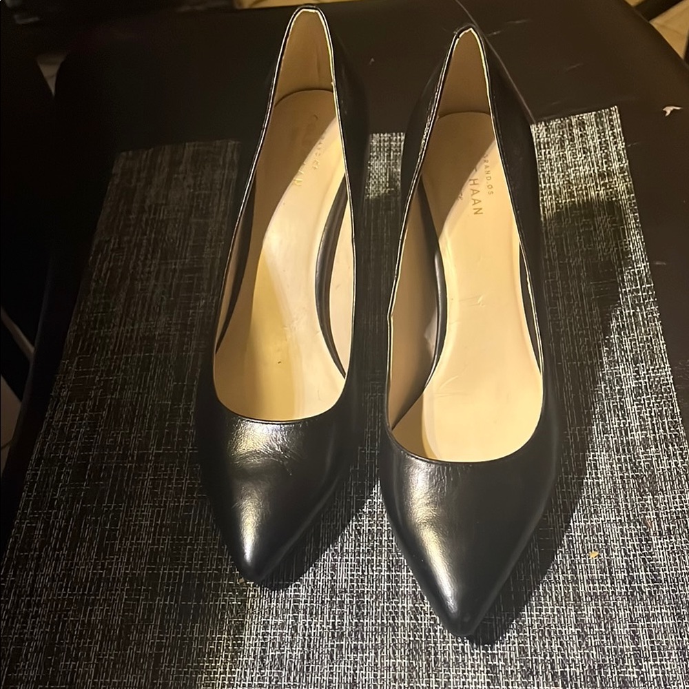Elegant Black Leather Pumps